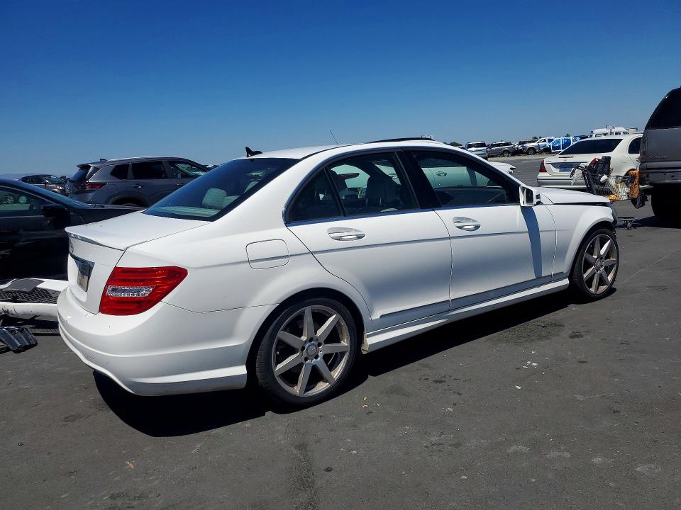 Продаж на аукціоні авто 2014 Mercedes-benz C, vin: WDDGF4HBXEG245306, номер лоту: 55633796