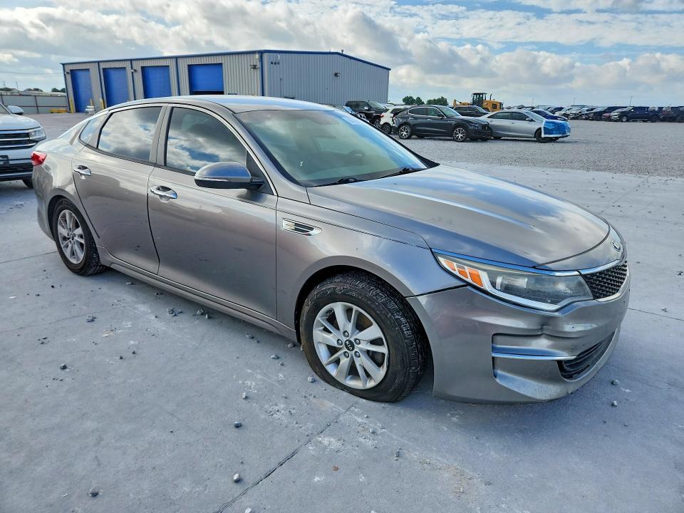 2017 Kia Optima მანქანა იყიდება აუქციონზე, vin: 5XXGT4L32HG148633, აუქციონის ნომერი: 56796466