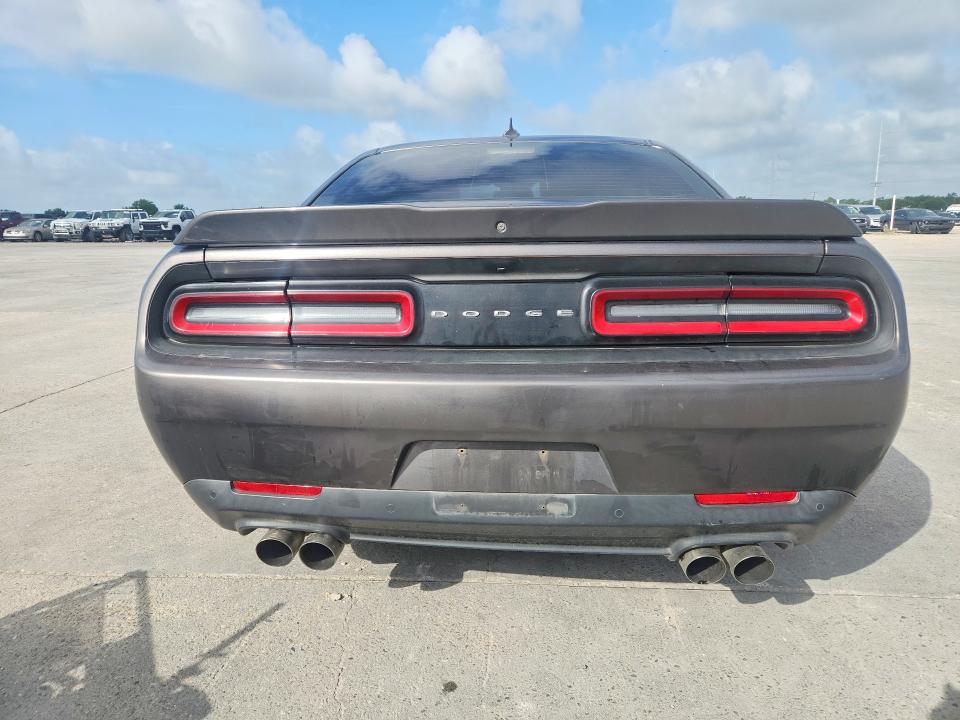58529356 :رقم المزاد ، 2C3CDZBT0FH500505 vin ، 2015 Dodge Challenger مزاد بيع