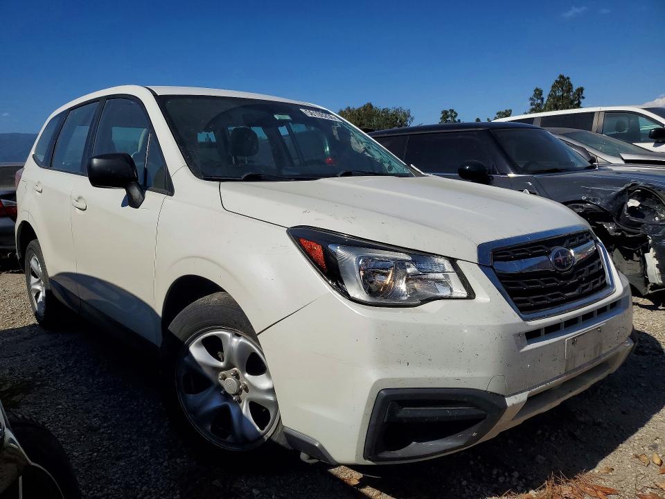 56100256 :رقم المزاد ، JF2SJAAC9JH617017 vin ، 2018 Subaru Forester مزاد بيع