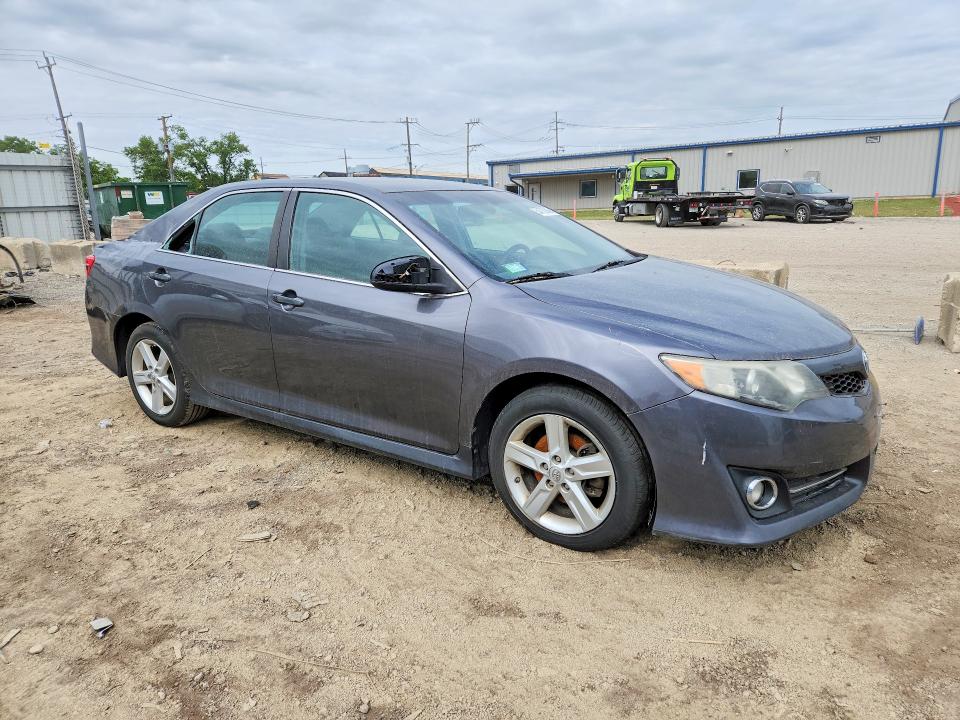 54722946 :رقم المزاد ، 4T1BF1FK2EU331955 vin ، 2014 Toyota Camry مزاد بيع