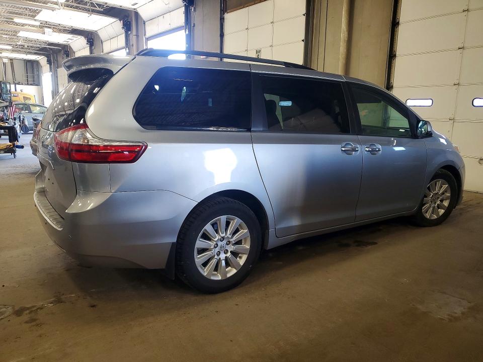 2015 Toyota Sienna მანქანა იყიდება აუქციონზე, vin: 5TDDK3DC5FS122182, აუქციონის ნომერი: 57062016