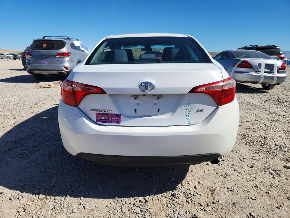 56743276 :رقم المزاد ، 2T1BURHE6JC974624 vin ، 2018 Toyota Corolla مزاد بيع