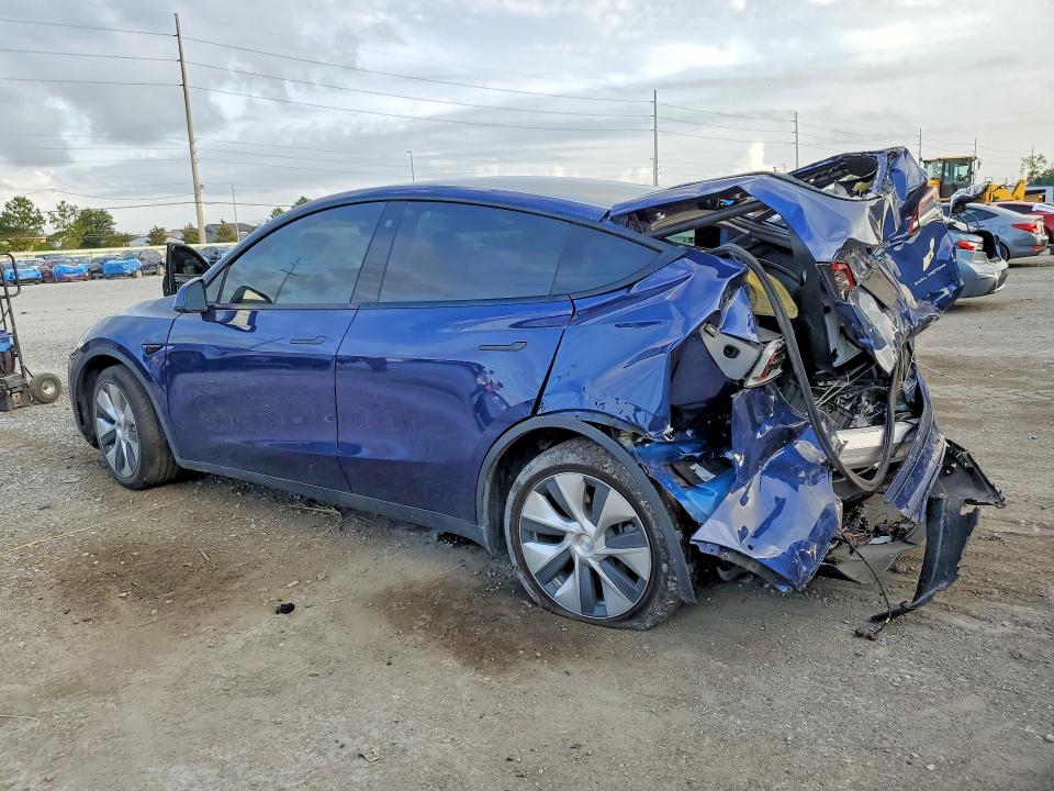 85457635 :رقم المزاد ، 7SAYGAEE8NF383562 vin ، 2022 Tesla Model Y مزاد بيع