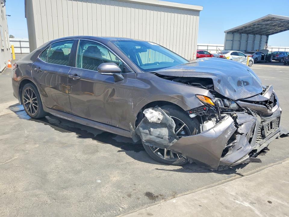 2023 Toyota Camry მანქანა იყიდება აუქციონზე, vin: 4T1G11AK7PU811326, აუქციონის ნომერი: 58777426