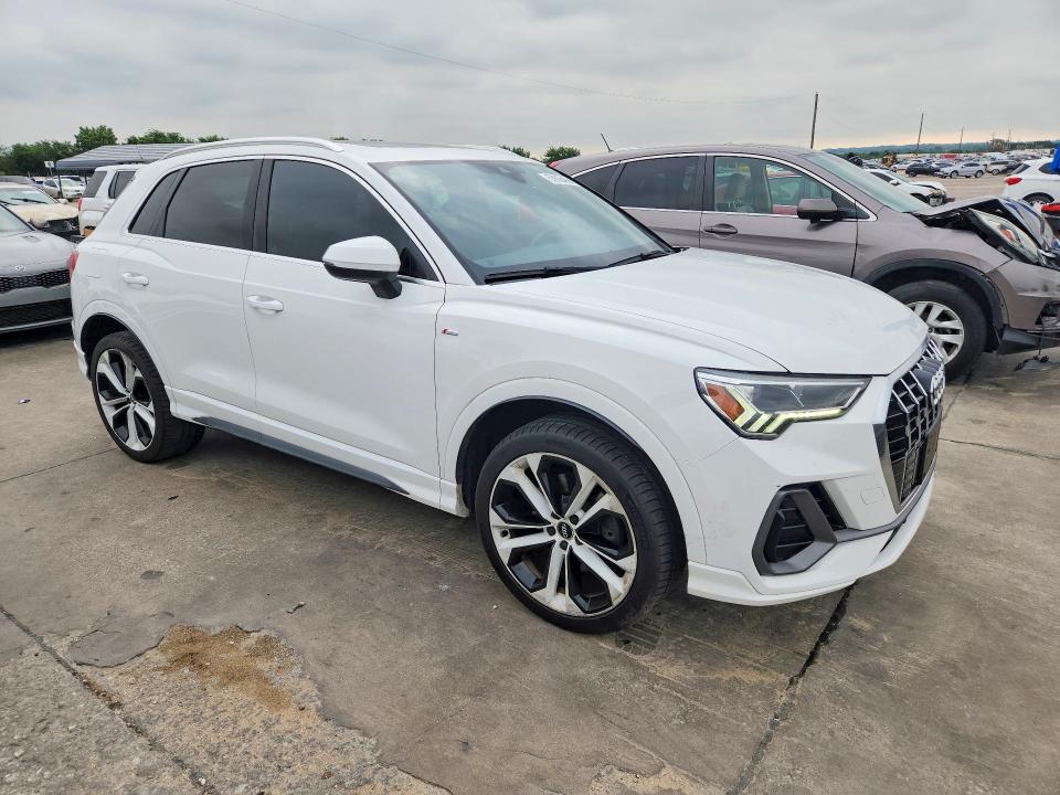 55926496 :رقم المزاد ، WA1EECF32L1036565 vin ، 2020 Audi Q3 مزاد بيع