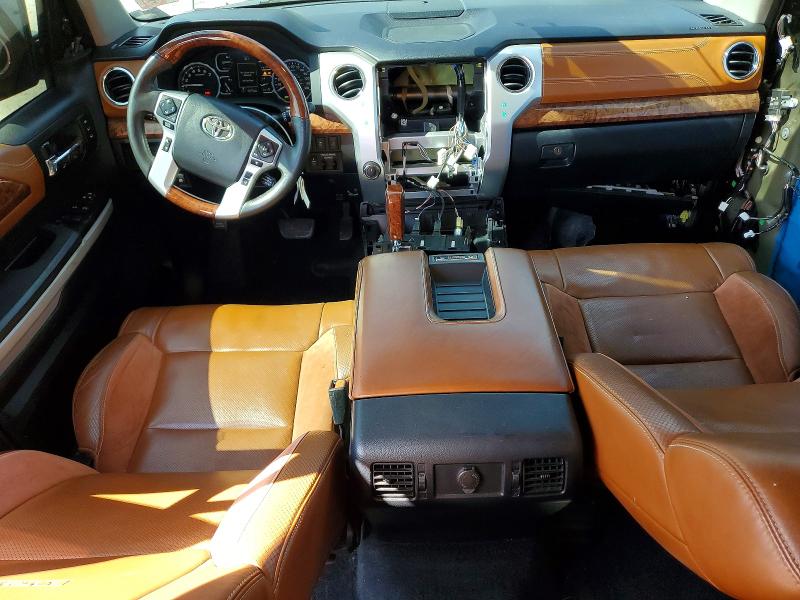 55682796 :رقم المزاد ، 5TFAY5F17JX730751 vin ، 2018 Toyota Tundra مزاد بيع