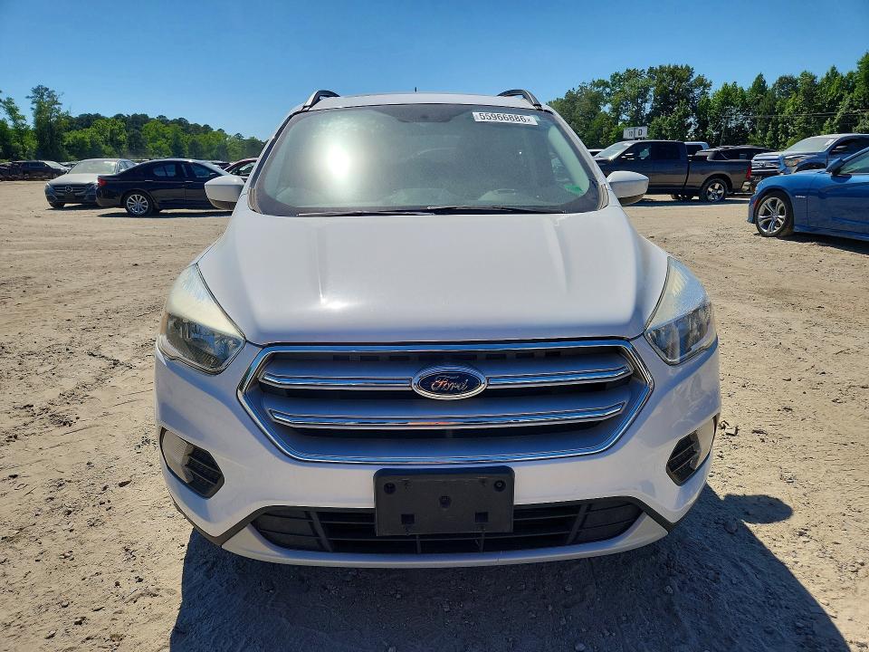 55966886 :رقم المزاد ، 1FMCU0GD7JUA18818 vin ، 2018 Ford Escape مزاد بيع