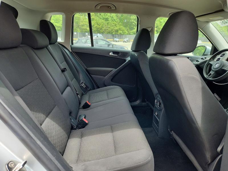 55758146 :رقم المزاد ، WVGBV7AX2CW560307 vin ، 2012 Volkswagen Tiguan مزاد بيع