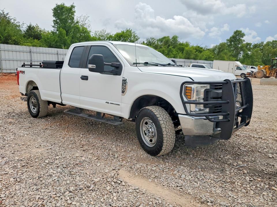 56522186 :رقم المزاد ، 1FT8X3BT5JEC12484 vin ، 2018 Ford F350 مزاد بيع