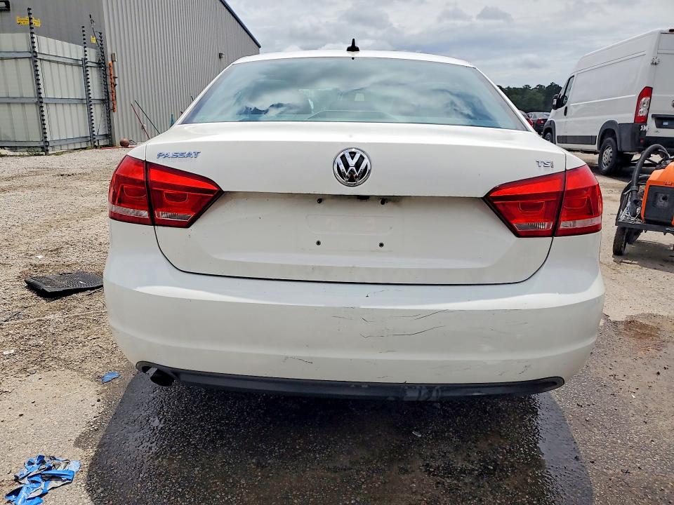 2015 Volkswagen Passat მანქანა იყიდება აუქციონზე, vin: 1VWAT7A31FC106183, აუქციონის ნომერი: 57645116