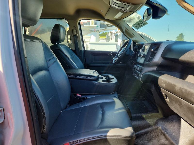 53397906 :رقم المزاد ، 3C7WRTCL6KG637306 vin ، 2019 Ram 3500 مزاد بيع