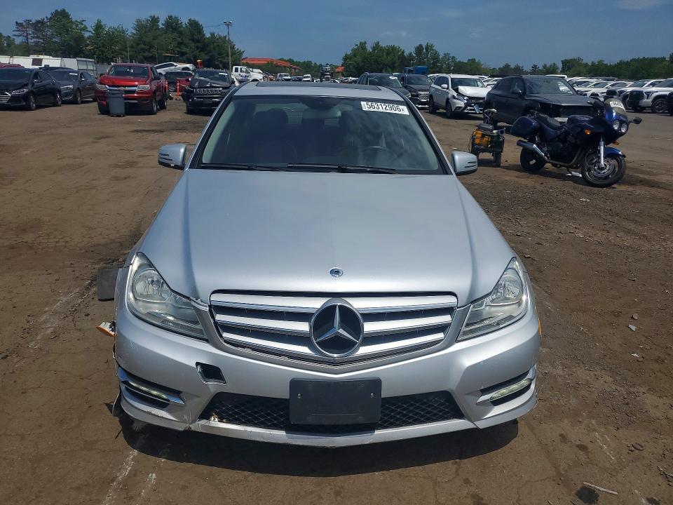 2013 Mercedes-benz C მანქანა იყიდება აუქციონზე, vin: WDDGF8AB9DR246337, აუქციონის ნომერი: 56312906