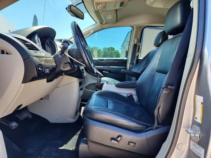 57692346 :رقم المزاد ، 2C4RC1BGXGR212774 vin ، 2016 Chrysler Town & Country مزاد بيع
