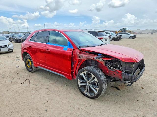 54905466 :رقم المزاد ، WA1DECF33M1123775 vin ، 2021 Audi Q3 مزاد بيع