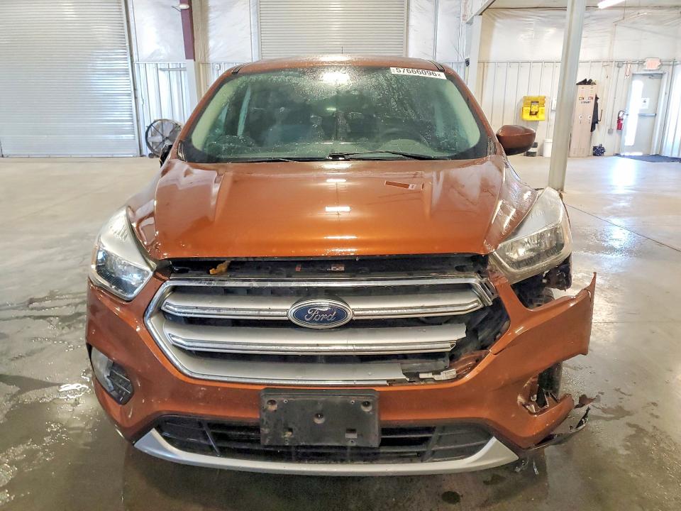 2017 Ford Escape მანქანა იყიდება აუქციონზე, vin: 1FMCU9GD0HUE76246, აუქციონის ნომერი: 57666096