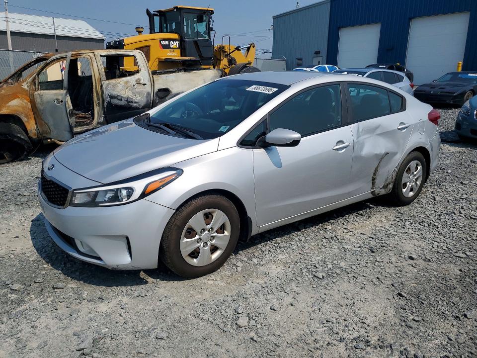 2017 Kia Forte მანქანა იყიდება აუქციონზე, vin: 3KPFL4A77HE120675, აუქციონის ნომერი: 58672696