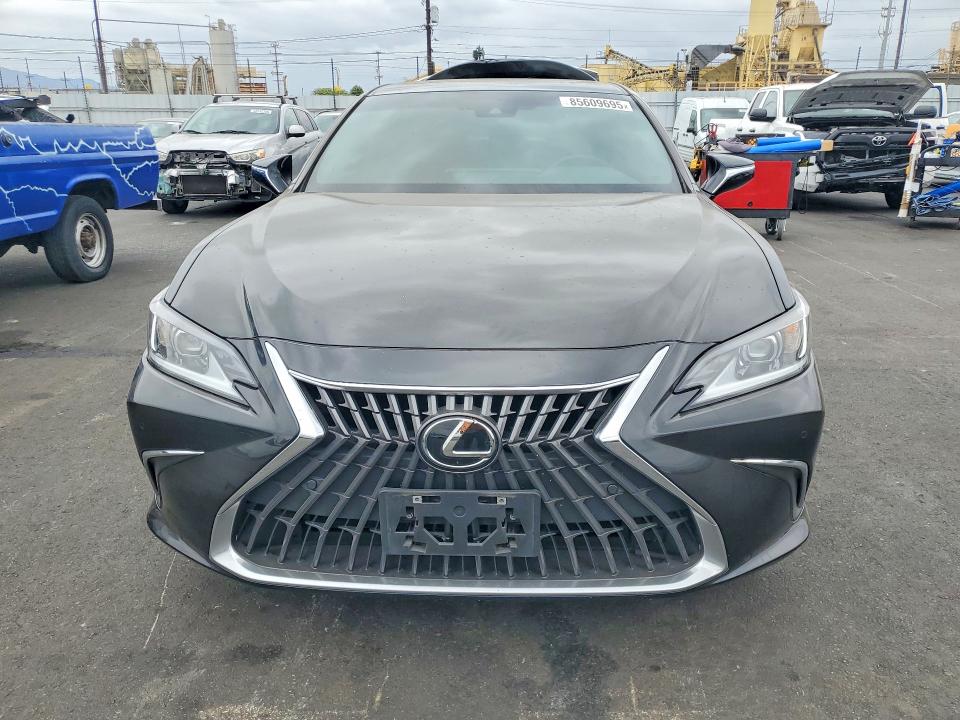 85609695 :رقم المزاد ، 58ADA1C12PU033131 vin ، 2023 Lexus Es 300h مزاد بيع