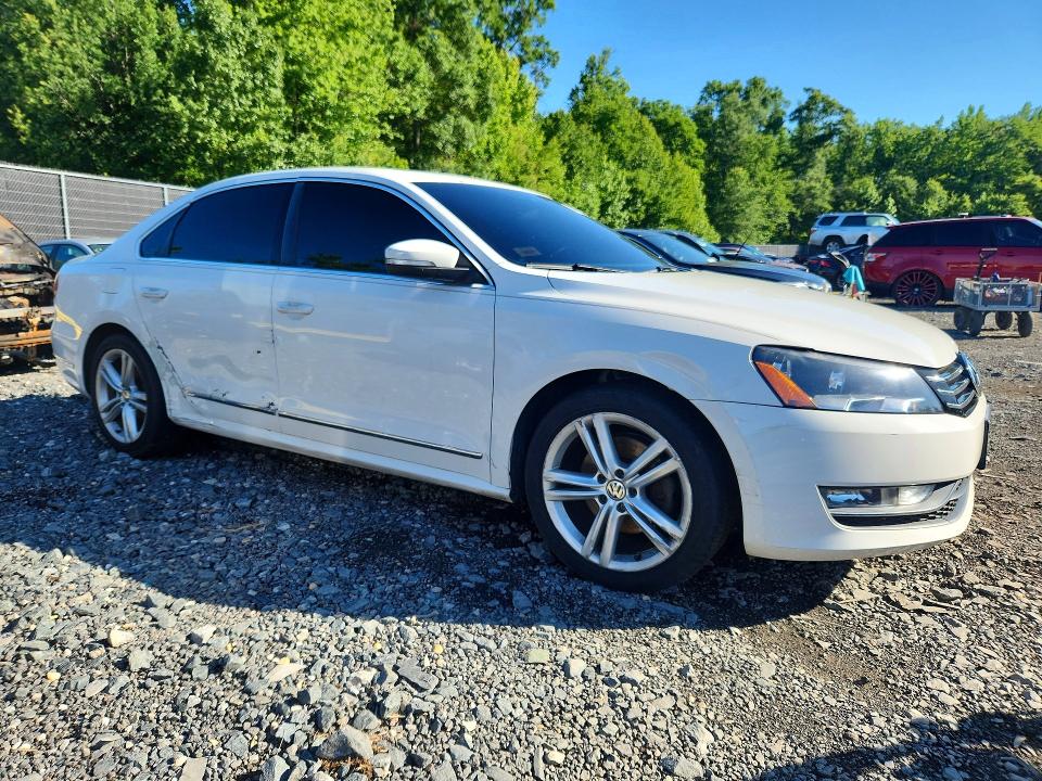 Продажа на аукционе авто 2015 Volkswagen Passat, vin: 1VWBT7A30FC005124, номер лота: 57208846