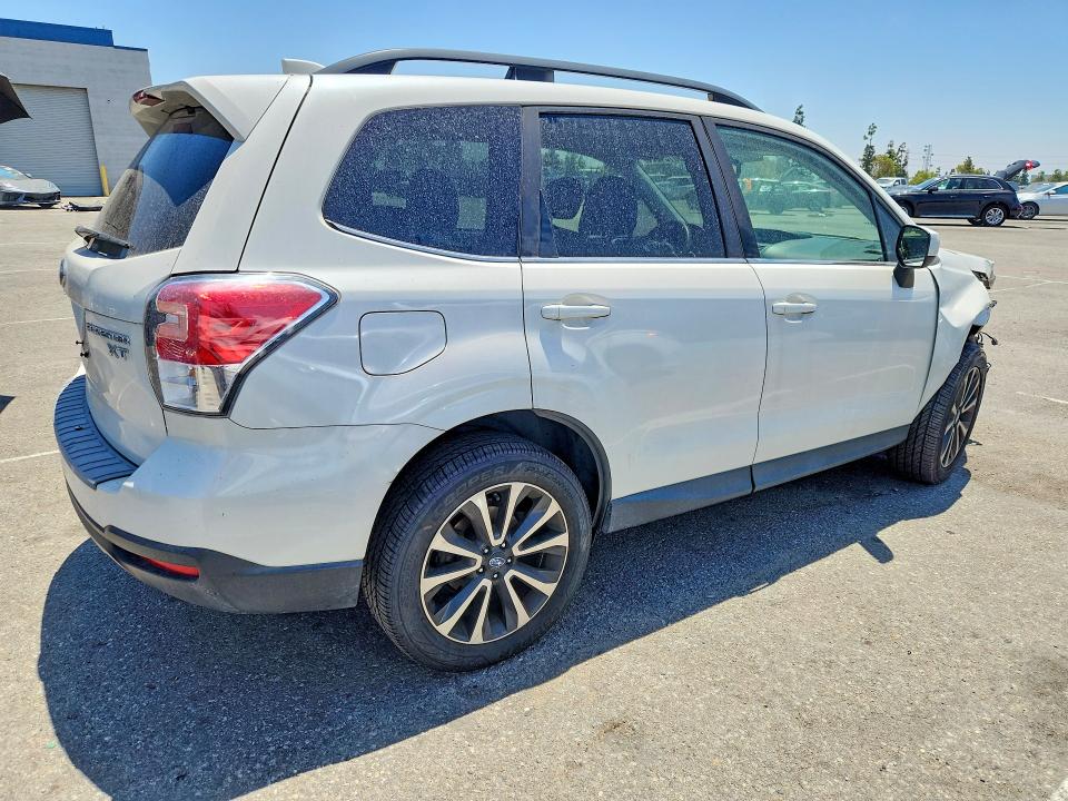 2017 Subaru Forester მანქანა იყიდება აუქციონზე, vin: JF2SJGEC2HH575541, აუქციონის ნომერი: 56134326