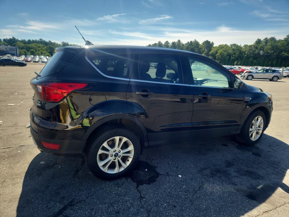 58445306 :رقم المزاد ، 1FMCU9GDXKUC42400 vin ، 2019 Ford Escape مزاد بيع