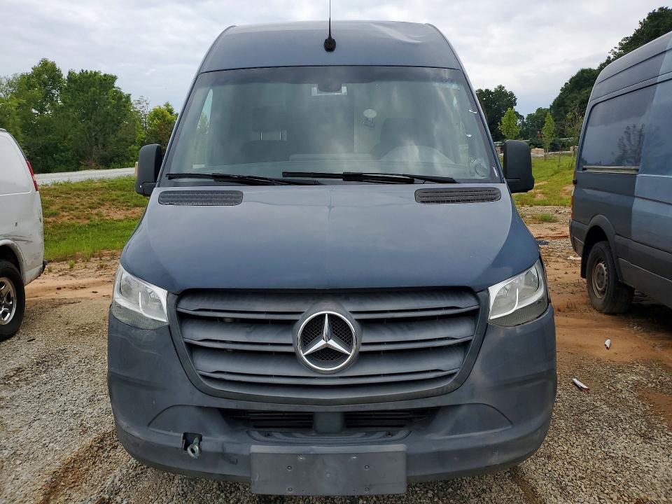 58323966 :رقم المزاد ، WD4PF1CD7KP145702 vin ، 2019 Mercedes-benz Sprinter مزاد بيع