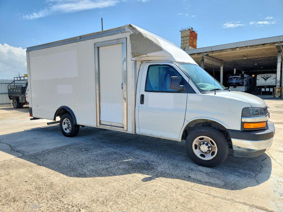 54261626 :رقم المزاد ، 1GB0GSF76N1172762 vin ، 2022 Chevrolet Express مزاد بيع