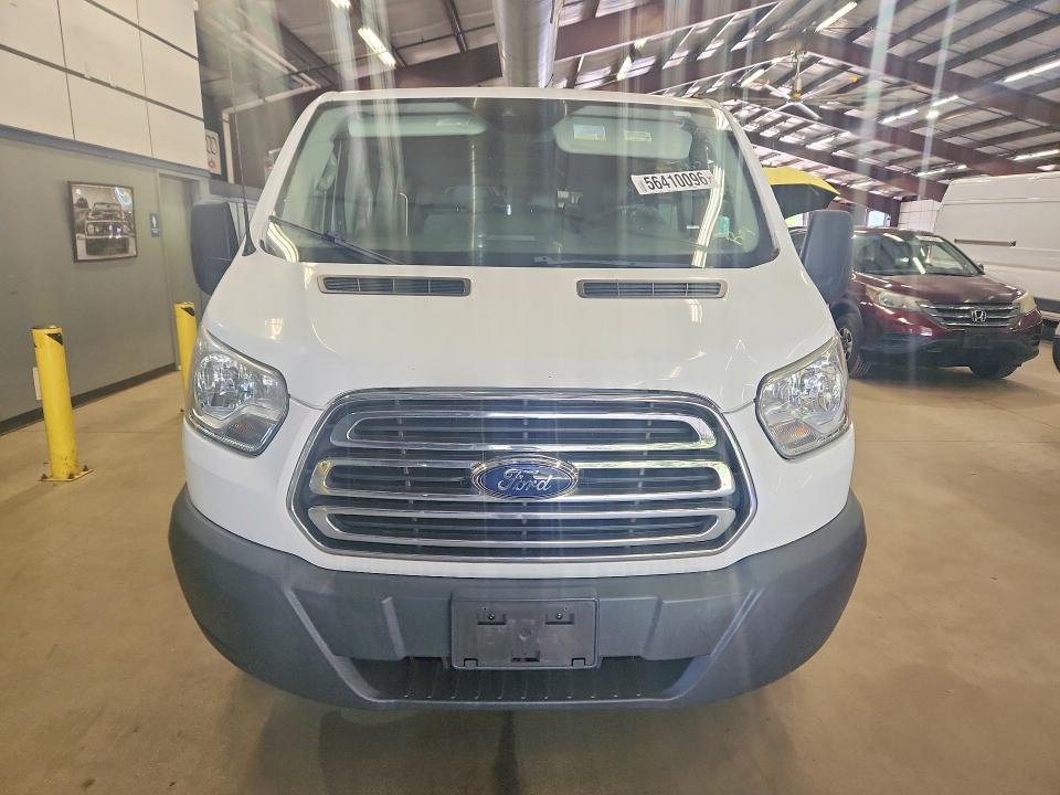 56410096 :رقم المزاد ، 1FBZX2YG4FKA83515 vin ، 2015 Ford Transit مزاد بيع