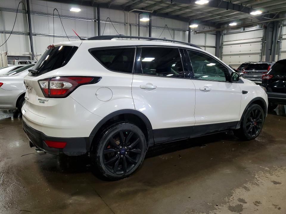 Продажа на аукционе авто 2017 Ford Escape, vin: 1FMCU9J98HUA26607, номер лота: 55315246