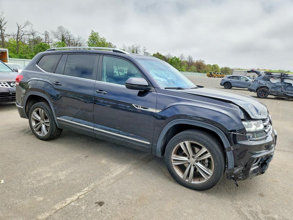 56106156 :رقم المزاد ، 1V2RR2CA4JC530404 vin ، 2018 Volkswagen Atlas مزاد بيع
