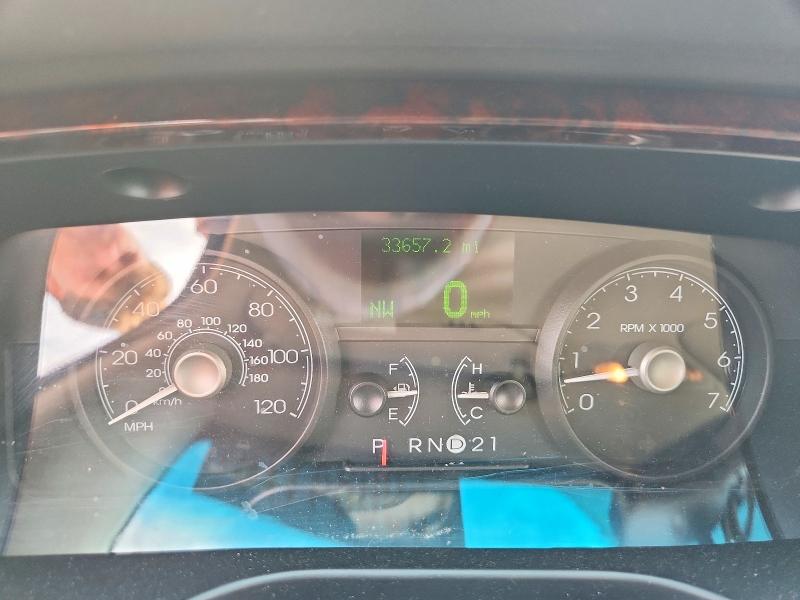 2008 Lincoln Town Car მანქანა იყიდება აუქციონზე, vin: 2LNHM82V68X659949, აუქციონის ნომერი: 59084176