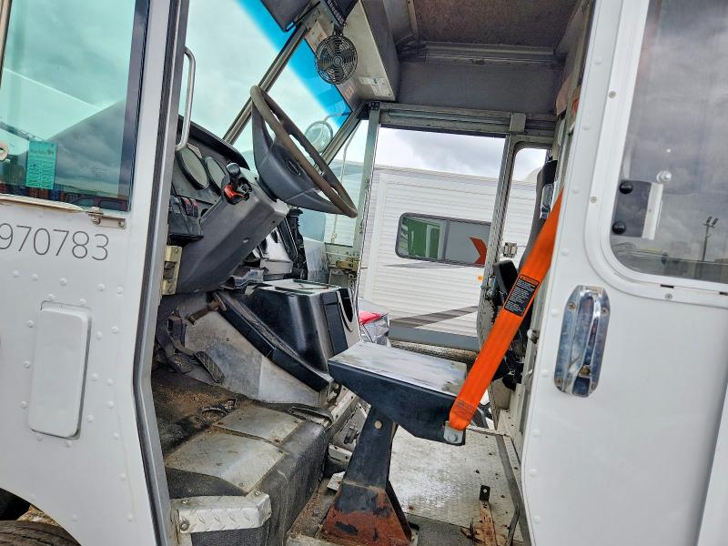53751786 :رقم المزاد ، 4UZAANBW16CW23369 vin ، 2006 Freightliner Chassis مزاد بيع