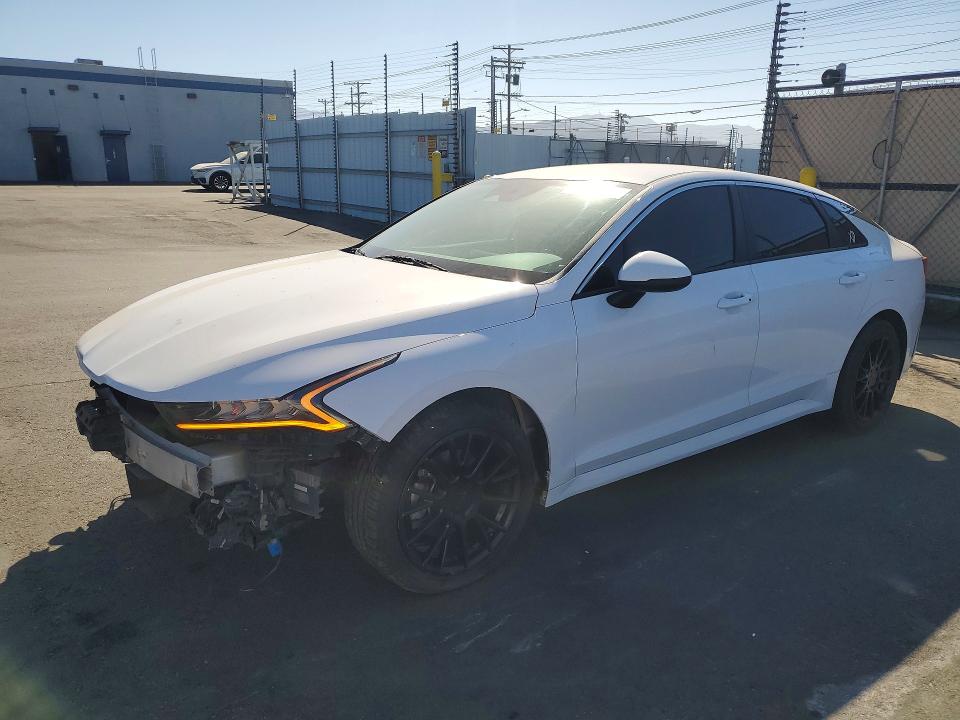 2022 Kia K5 მანქანა იყიდება აუქციონზე, vin: 5XXG14J29NG106164, აუქციონის ნომერი: 57085556