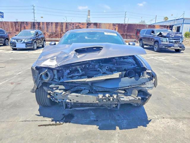 58328726 :رقم المزاد ، 2C3CDZBT5KH641905 vin ، 2019 Dodge Challenger مزاد بيع