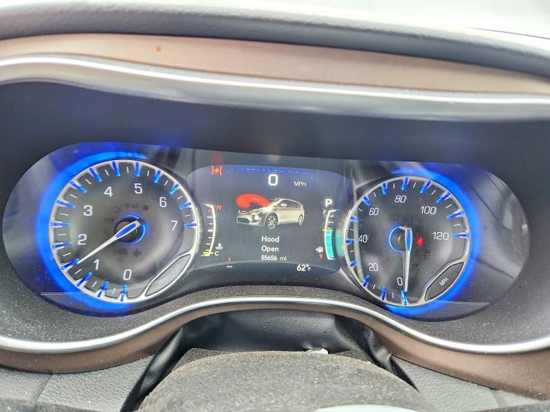 55122056 :رقم المزاد ، 2C4RC1EG1JR257329 vin ، 2018 Chrysler Pacifica مزاد بيع