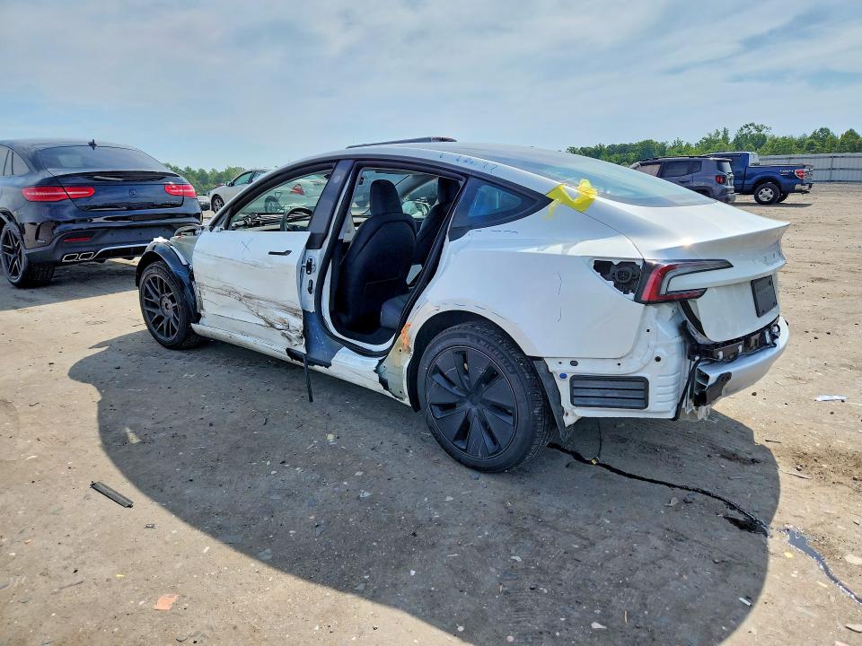 58835916 :رقم المزاد ، 5YJ3E1EB3SF069963 vin ، 2025 Tesla Model 3 مزاد بيع