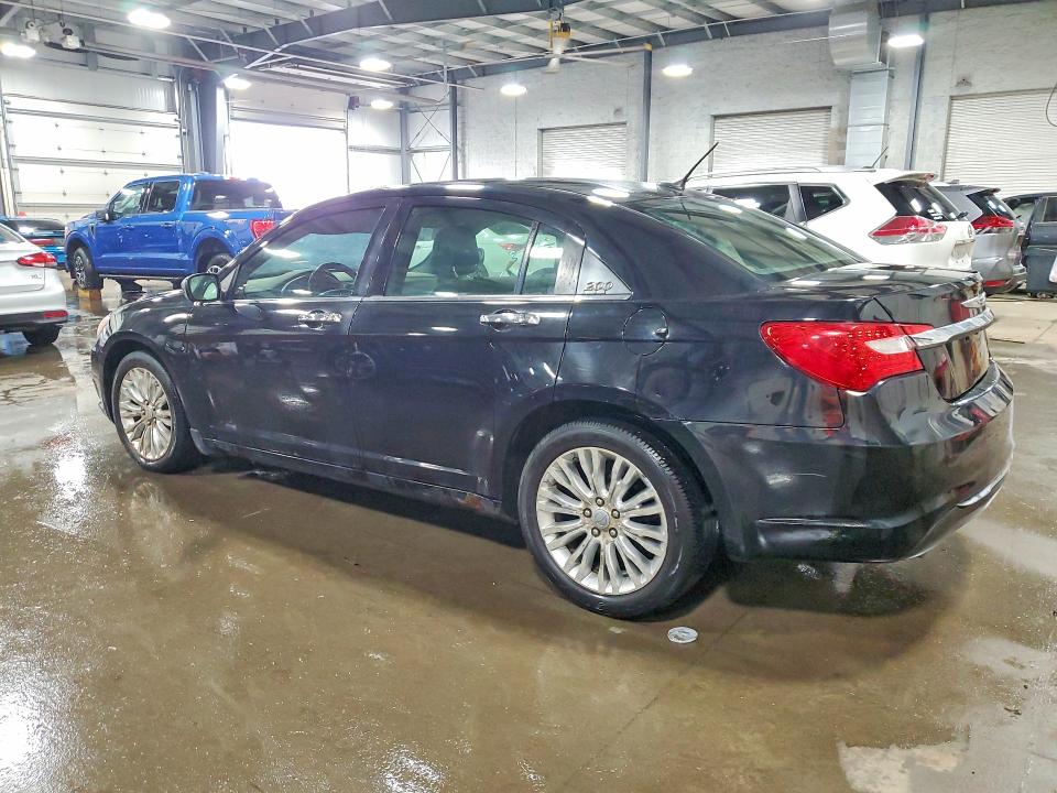 56775586 :رقم المزاد ، 1C3BC2FG0BN623581 vin ، 2011 Chrysler 200 مزاد بيع
