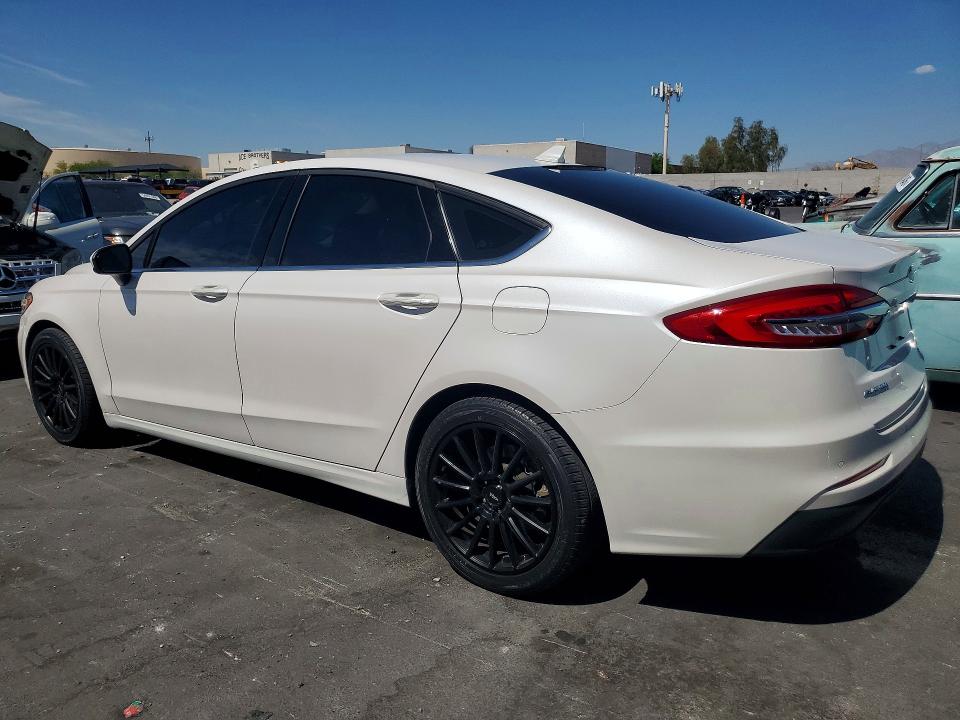 57371496 :رقم المزاد ، 3FA6P0HD8KR135362 vin ، 2019 Ford Fusion مزاد بيع