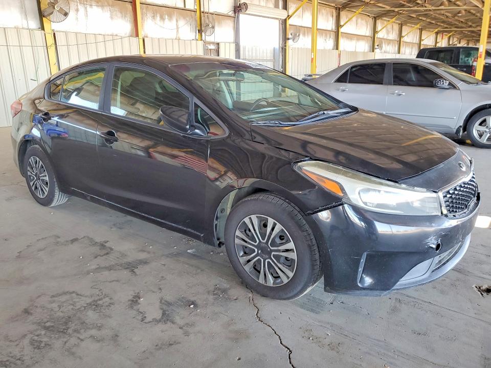 2017 Kia Forte მანქანა იყიდება აუქციონზე, vin: 3KPFK4A70HE084668, აუქციონის ნომერი: 58443206