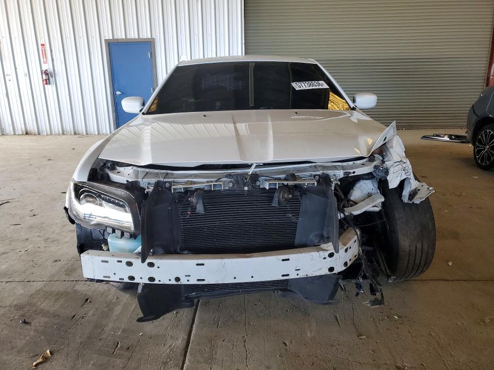 2016 Chrysler 300 მანქანა იყიდება აუქციონზე, vin: 2C3CCABG0GH156618, აუქციონის ნომერი: 57738636