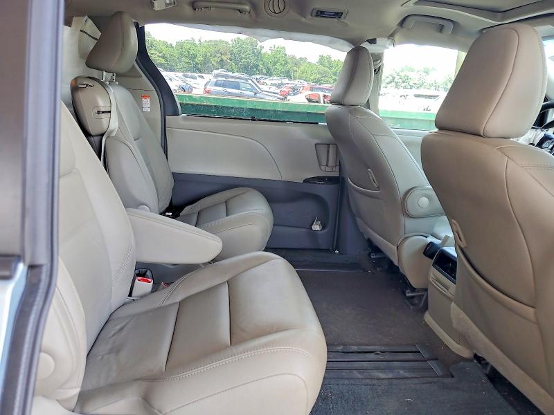 Продажа на аукционе авто 2017 Toyota Sienna, vin: 5TDYZ3DCXHS871186, номер лота: 55482796