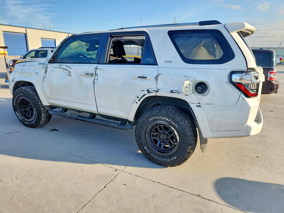 55951836 :رقم المزاد ، JTEEU5JRXP5285240 vin ، 2023 Toyota 4runner مزاد بيع