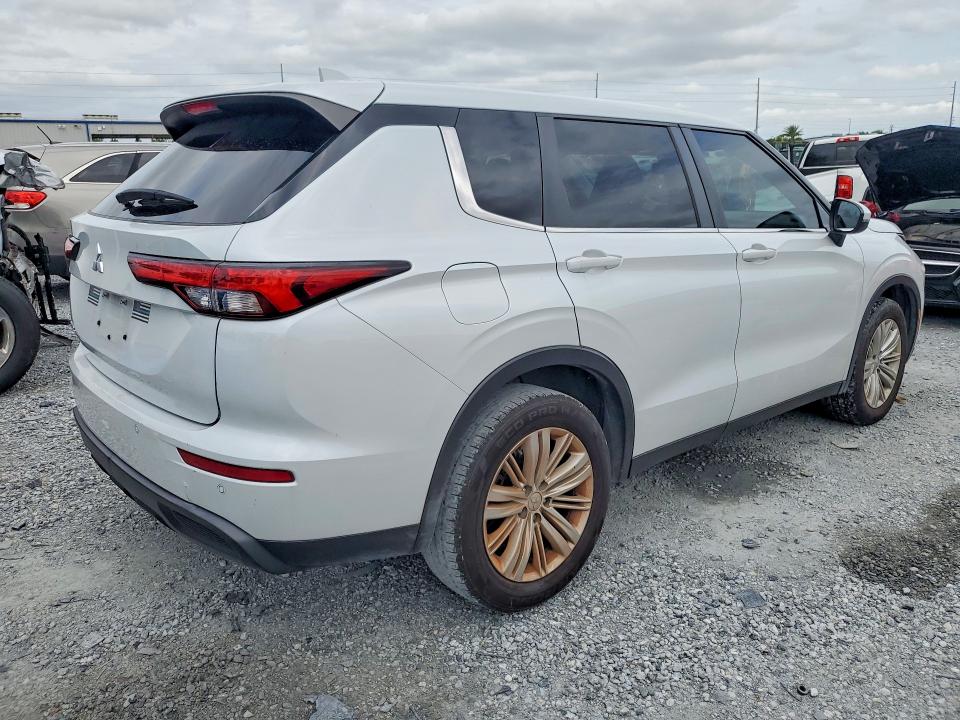 55959696 :رقم المزاد ، JA4J3UA80RZ014300 vin ، 2024 Mitsubishi Outlander مزاد بيع