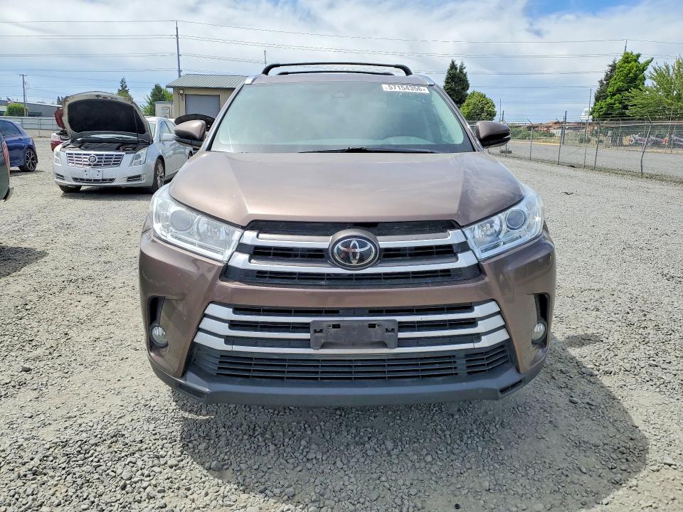 Продаж на аукціоні авто 2017 Toyota Highlander, vin: 5TDJZRFH1HS457856, номер лоту: 57154356