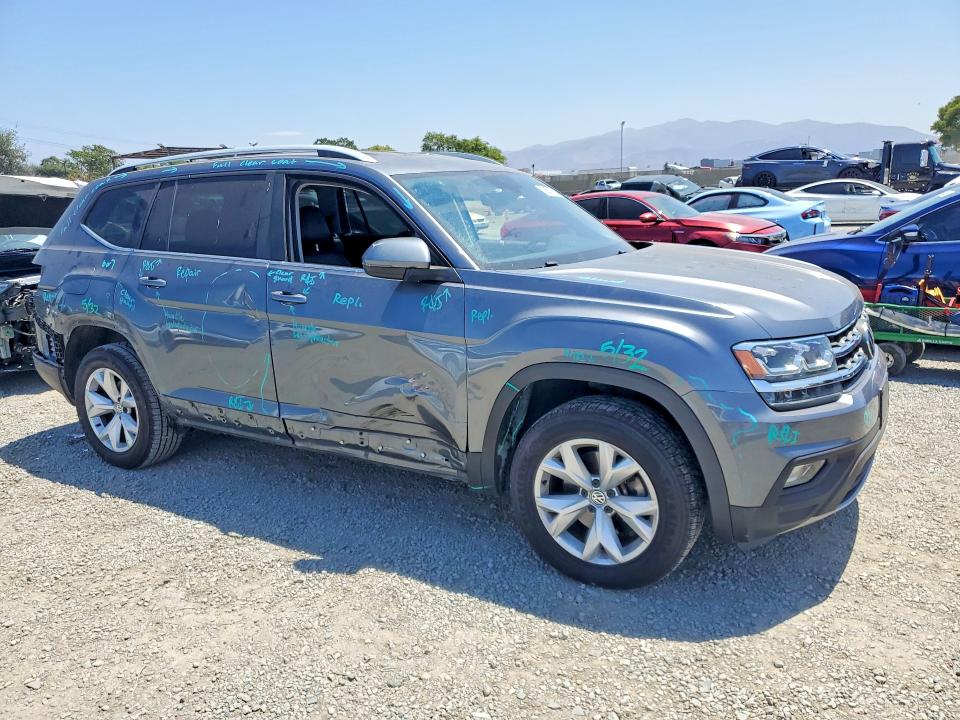 2018 Volkswagen Atlas მანქანა იყიდება აუქციონზე, vin: 1V2DR2CA4JC590970, აუქციონის ნომერი: 57973026