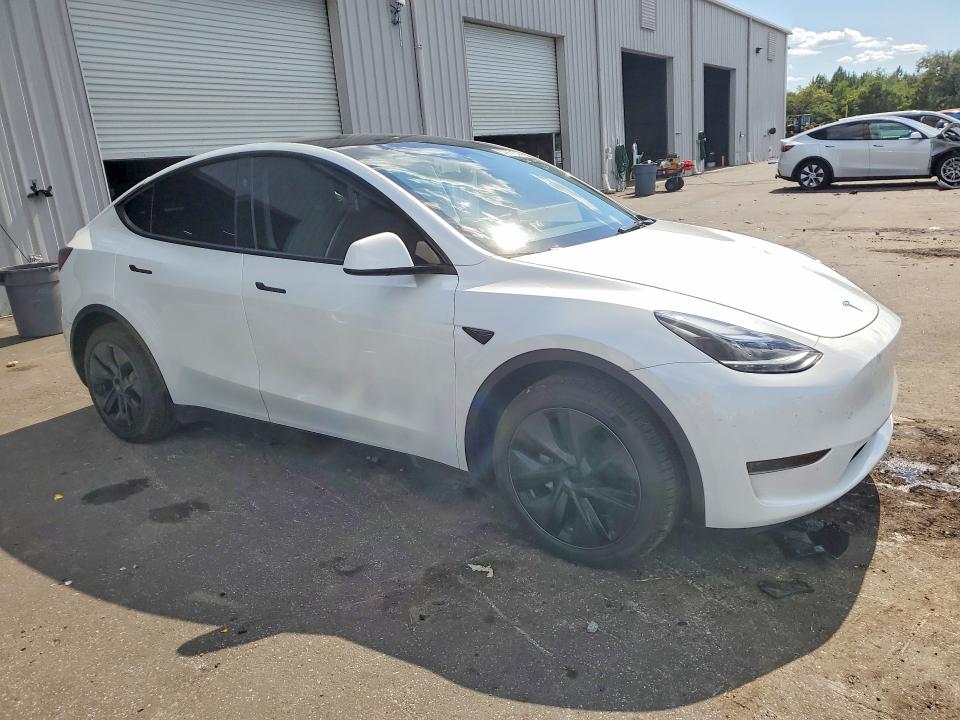 Продажа на аукционе авто 2024 Tesla Model Y, vin: 7SAYGDED8RA323132, номер лота: 57914396