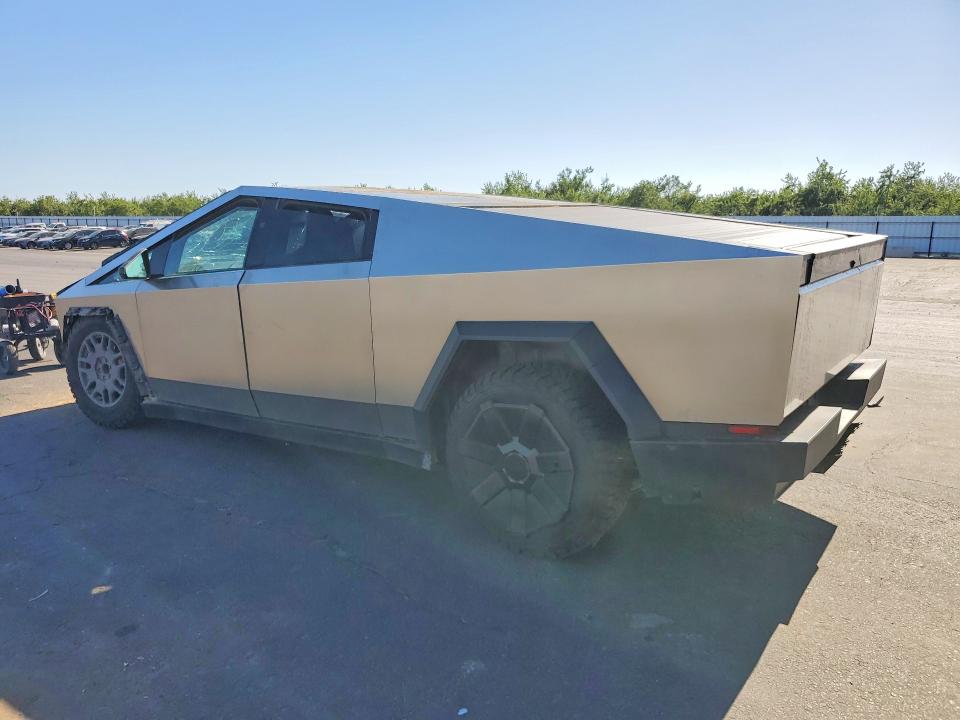 56484426 :رقم المزاد ، 7G2CEHED6RA026989 vin ، 2024 Tesla Cybertruck مزاد بيع