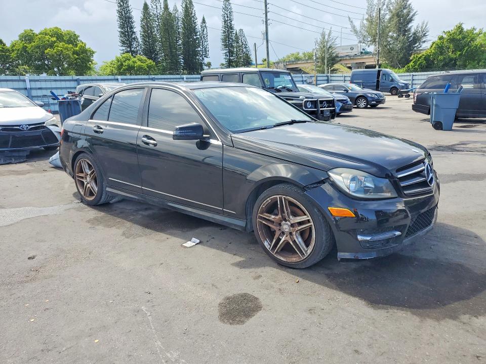 59107806 :رقم المزاد ، WDDGF4HB7EG232206 vin ، 2014 Mercedes-benz C مزاد بيع