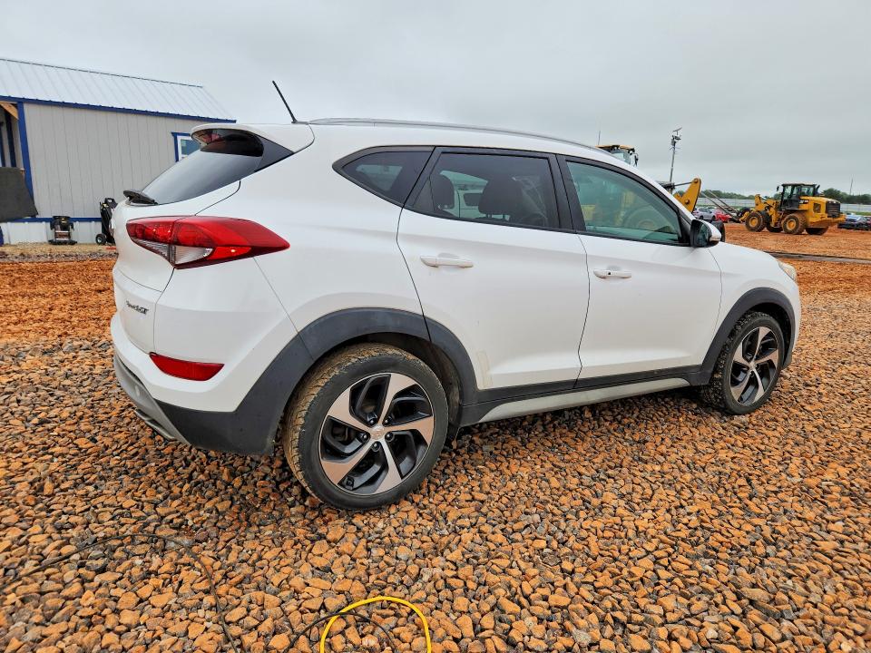 58193896 :رقم المزاد ، KM8J33A27HU373419 vin ، 2017 Hyundai Tucson مزاد بيع