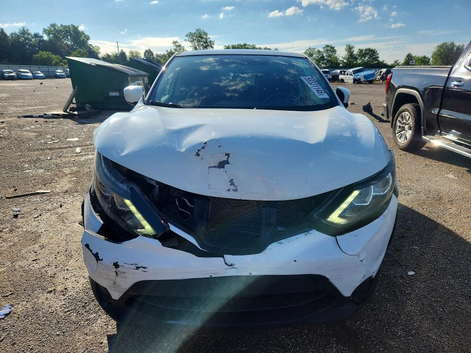 2017 Nissan Rogue Sport მანქანა იყიდება აუქციონზე, vin: JN1BJ1CP5HW025685, აუქციონის ნომერი: 58331146